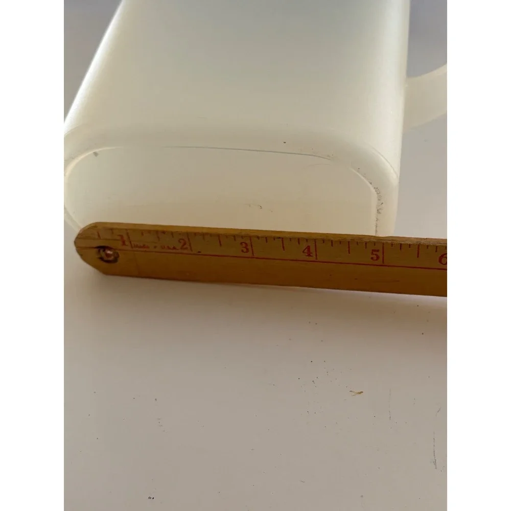 Vintage Tupperware Slim Line Fridge Pitcher 2009C-1 Flip Top Lid 2 Qt Made USAOh